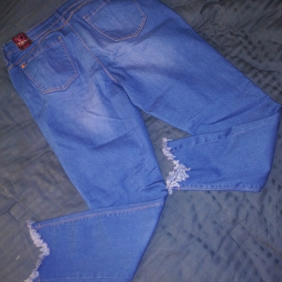 No boundaries jean capris raw hem frayed - Picture 3 of 4